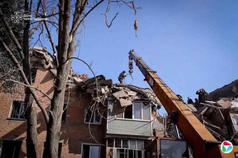 俄军空袭乌克兰多地 至少19人死亡
