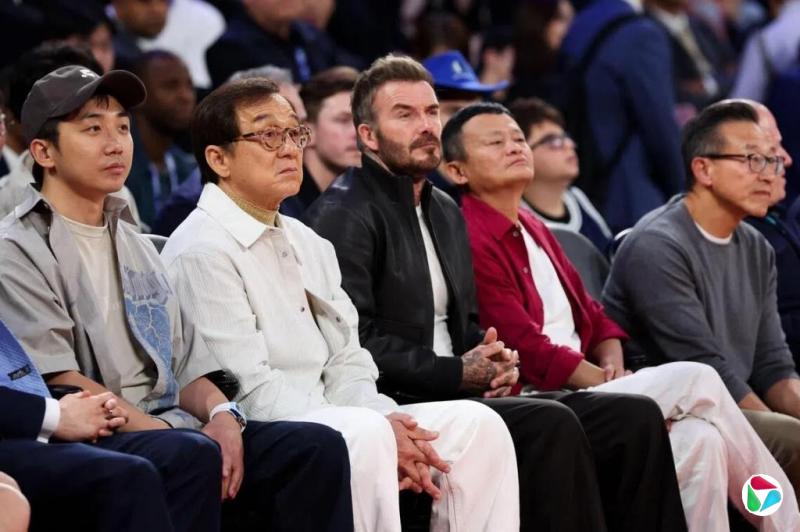 马云现身澳门NBA中国赛 和成龙贝克汉姆同框