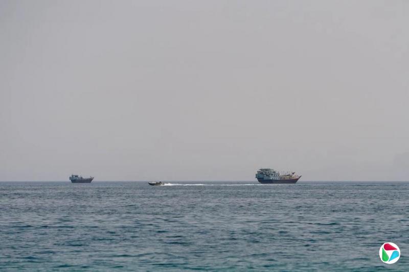 一艘超级油轮在霍尔木兹海峡爆炸 伊朗:触雷起火