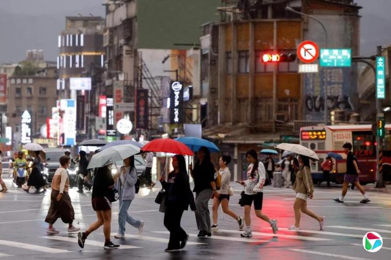 台风蔷琵逼近 全台21县市明天放台风假